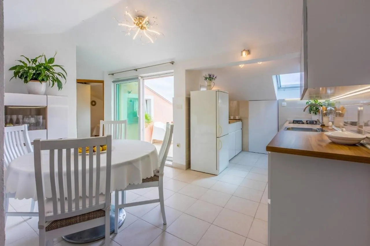 Apartment In Crikvenica 14237 Chorvatsko
