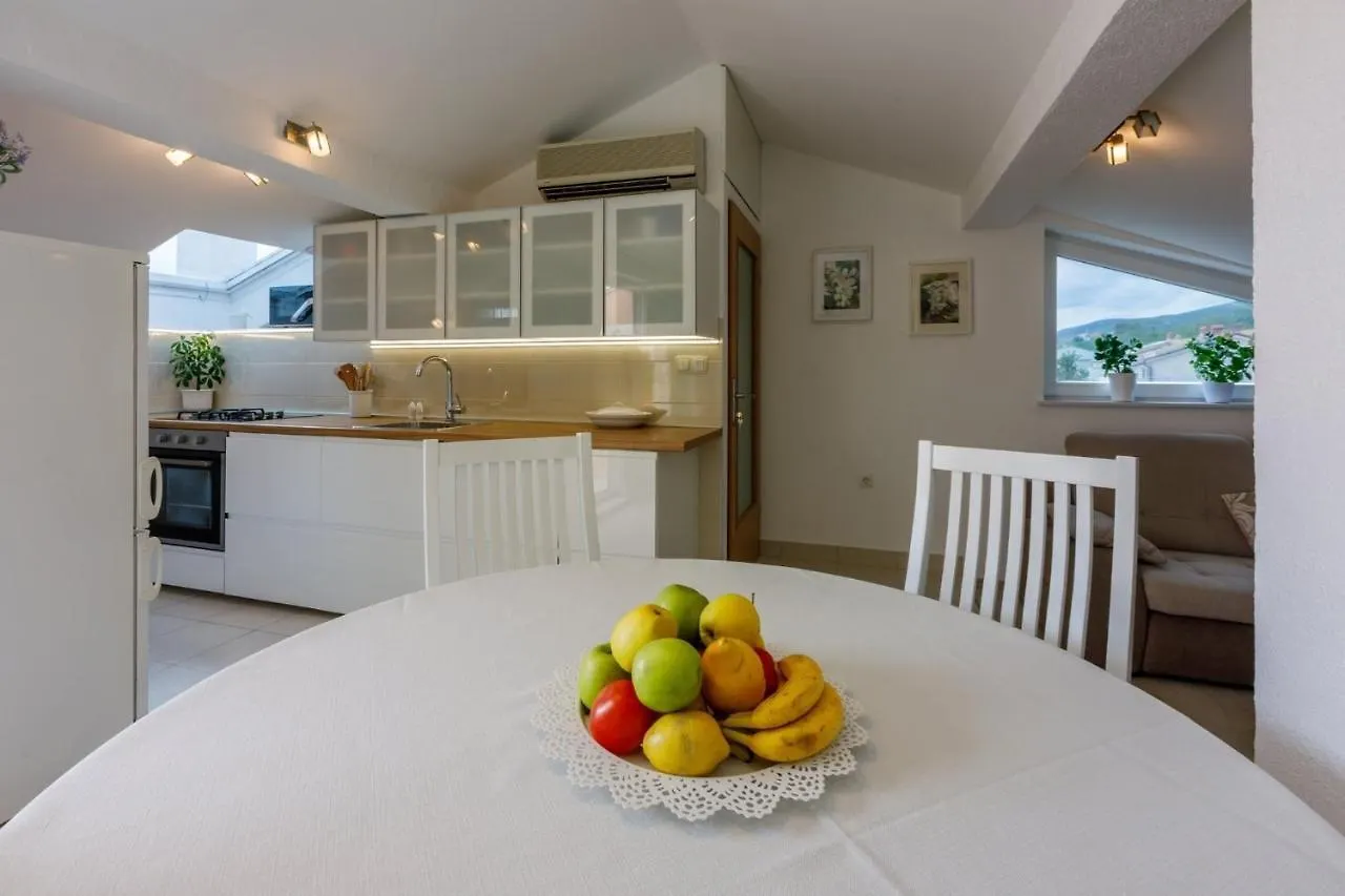 Apartment In Crikvenica 14237