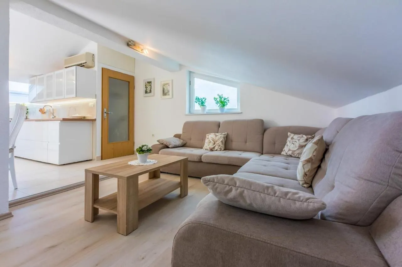 Apartment In Crikvenica 14237