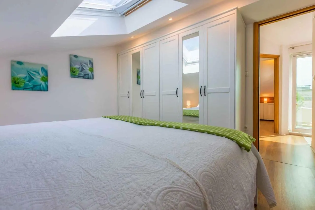 Apartment In Crikvenica 14237